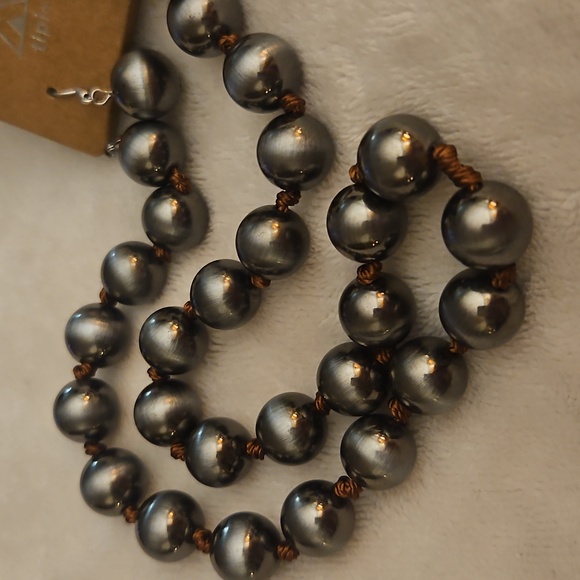 TIPI Faux Replica Navajo Pearl Knot Beaded Necklace Earrings Set - Picture 7 of 7